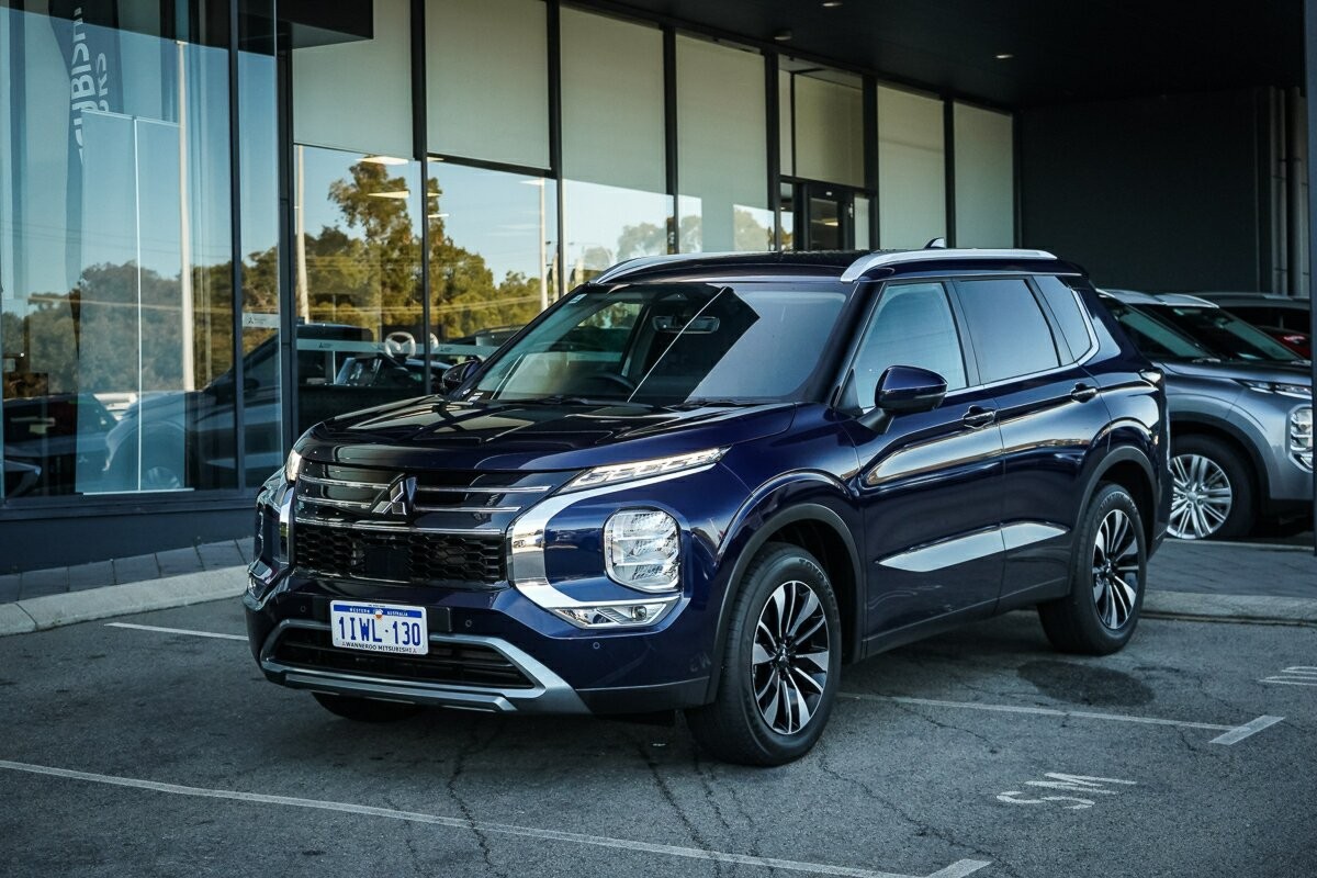 Mitsubishi Outlander image 1