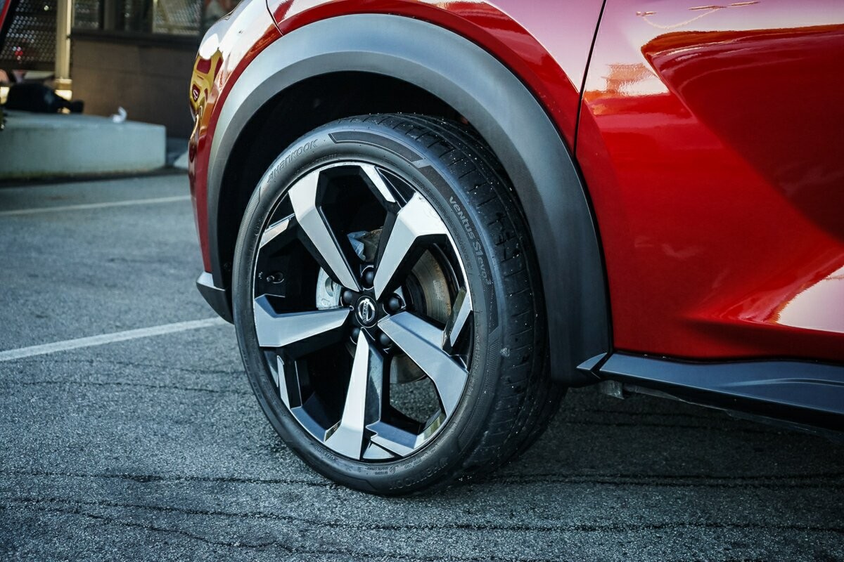Nissan Juke image 3