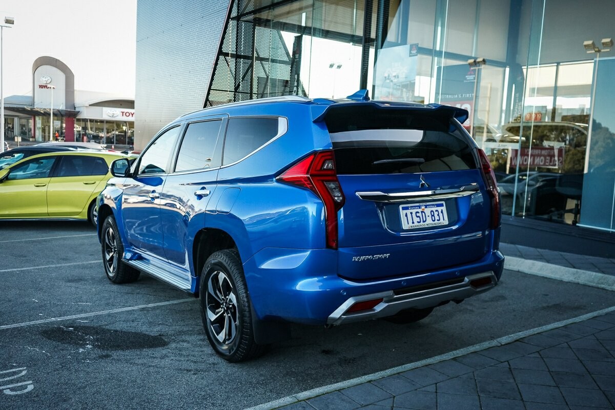 Mitsubishi Pajero Sport image 4