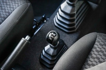 https://vehicle-cdn.autoleague.cloud/28170_21010461_21.jpg