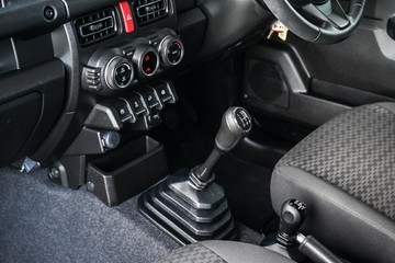 https://vehicle-cdn.autoleague.cloud/28170_21010461_24.jpg