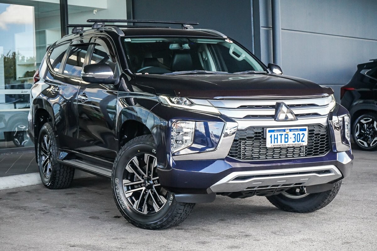 Mitsubishi Pajero Sport image 1