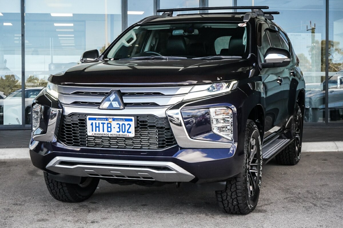 Mitsubishi Pajero Sport image 4