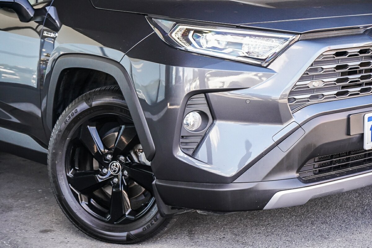 Toyota Rav4 image 2
