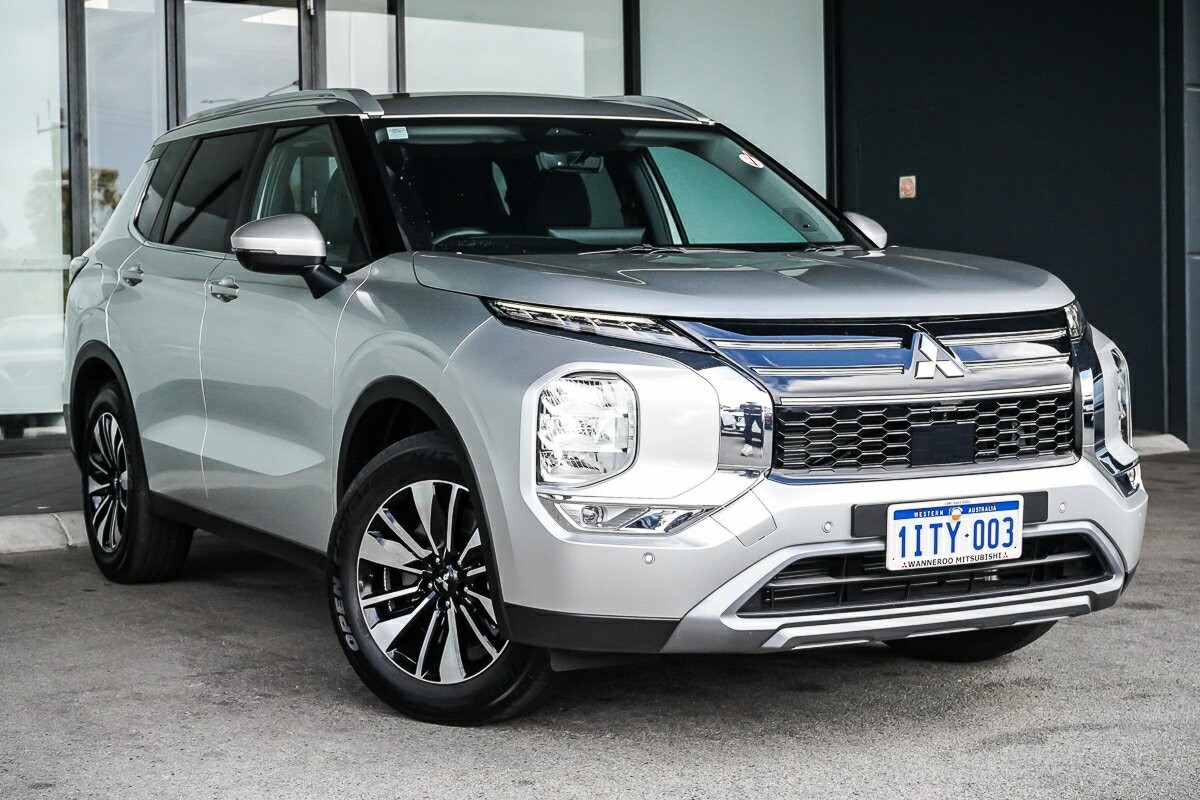 Mitsubishi Outlander image 1