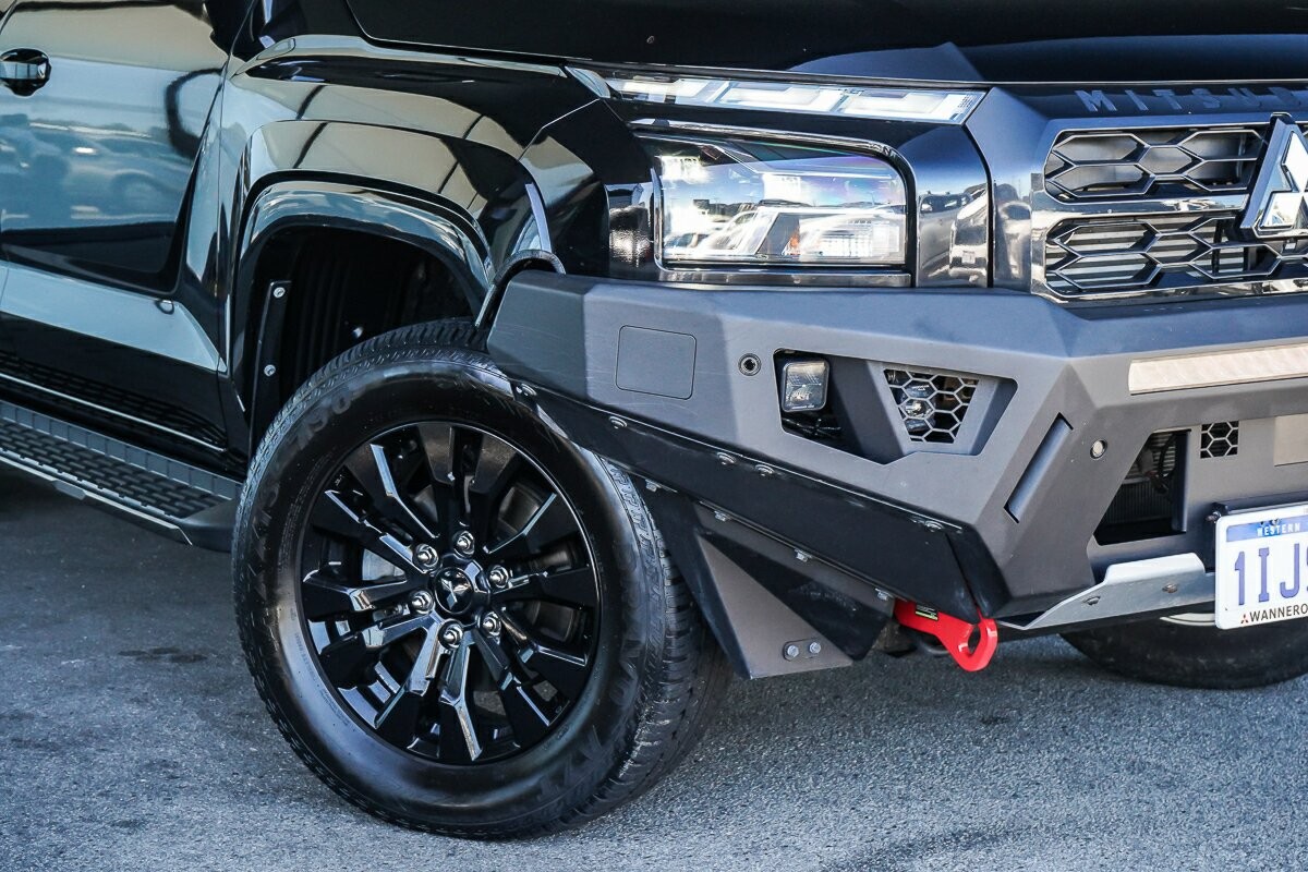 Mitsubishi Triton image 2