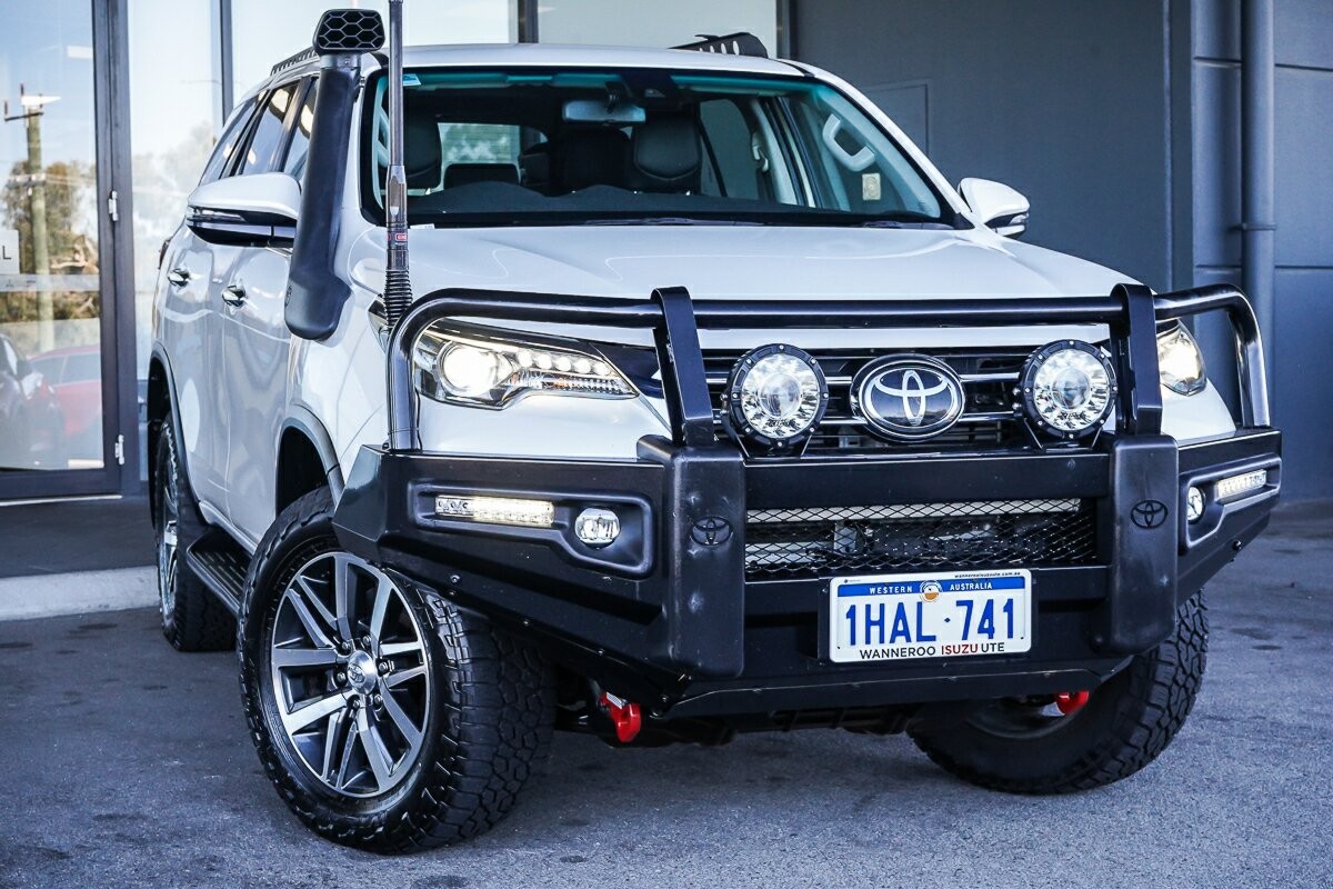 Toyota Fortuner image 1