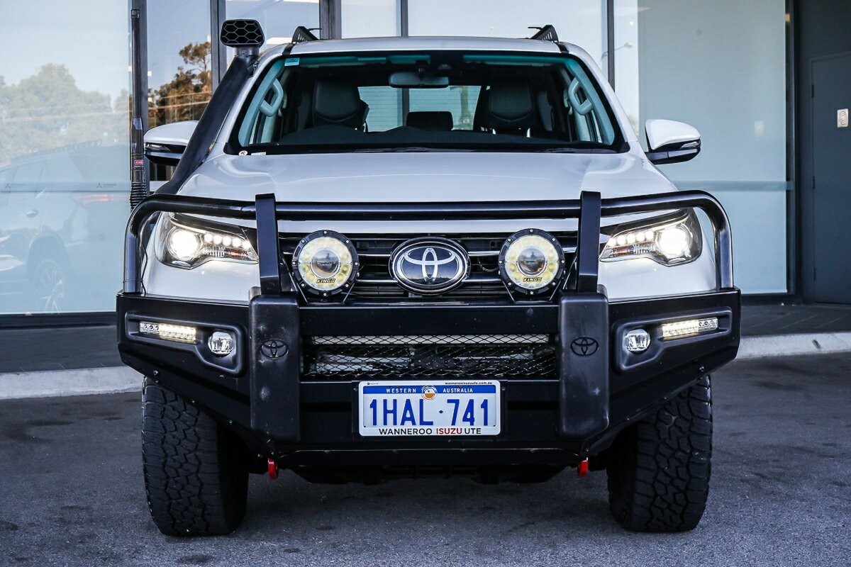 Toyota Fortuner image 3