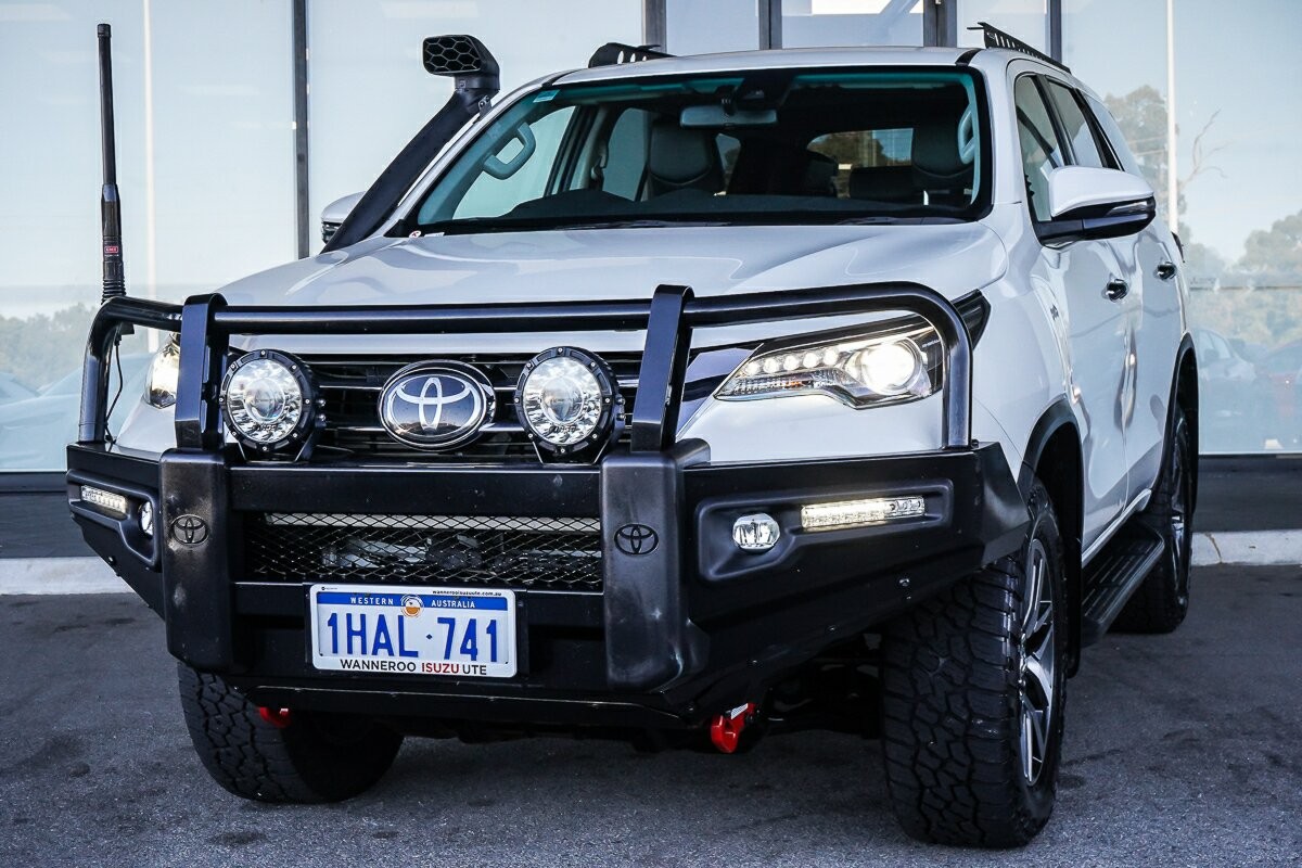 Toyota Fortuner image 4
