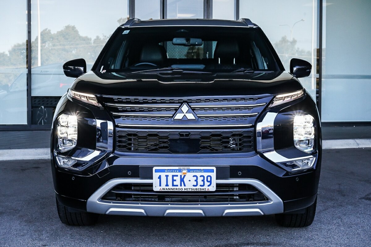 Mitsubishi Outlander image 3