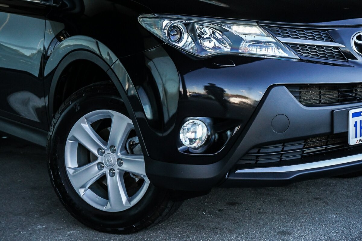 Toyota Rav4 image 2