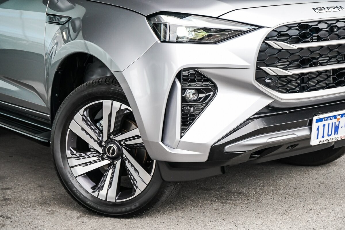 Isuzu Mu-x image 2