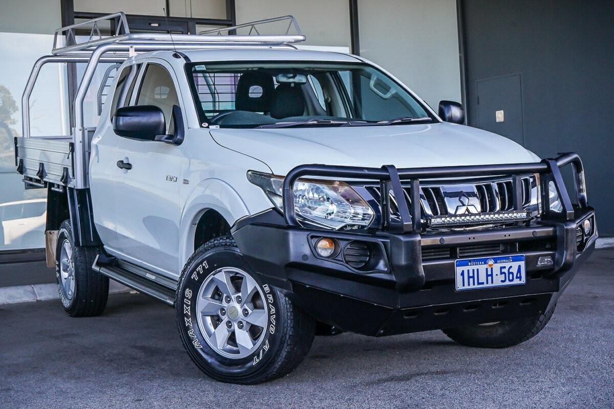 Mitsubishi Triton image 1
