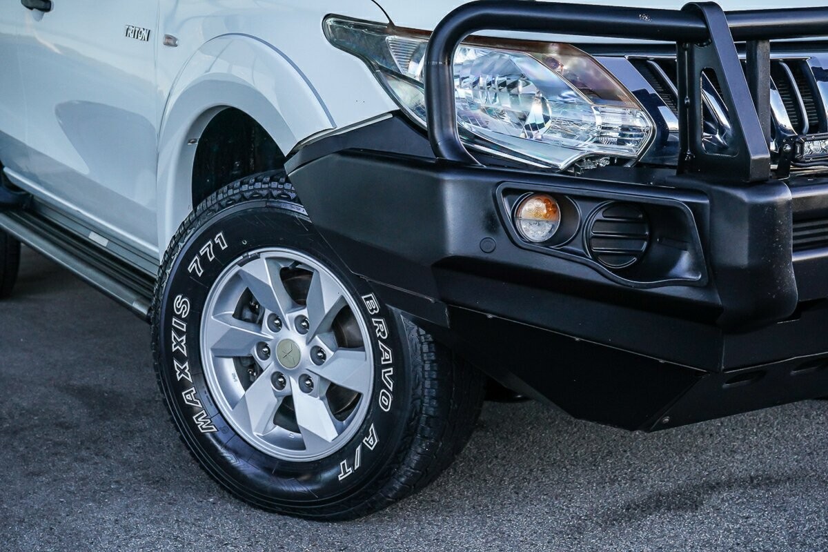 Mitsubishi Triton image 2