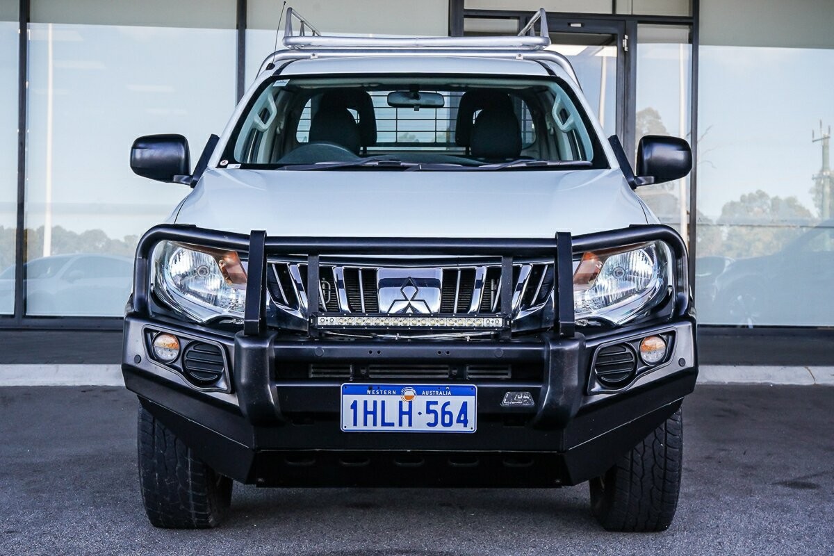 Mitsubishi Triton image 3