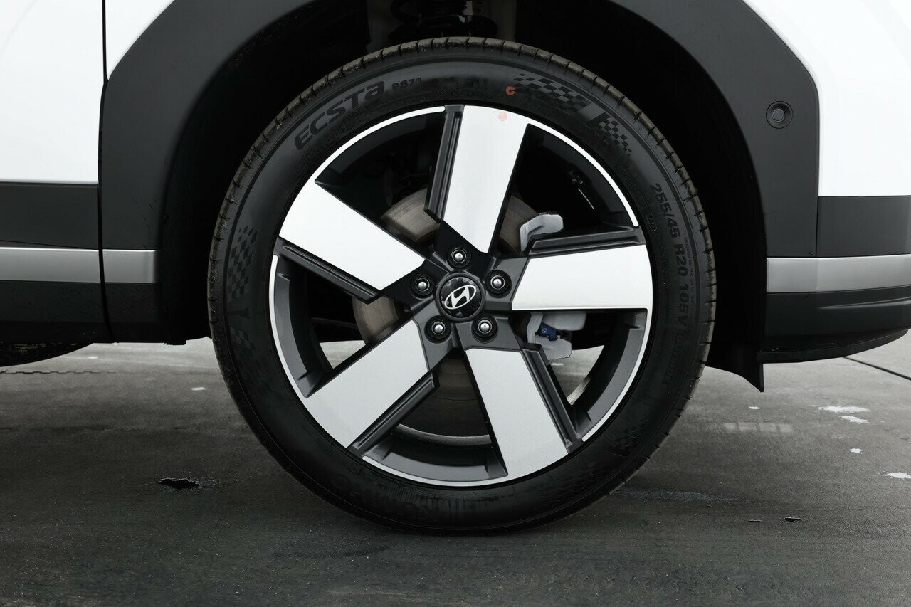 Hyundai Santa Fe image 3