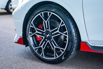 https://vehicle-cdn.autoleague.cloud/30350_620253051_5.jpg