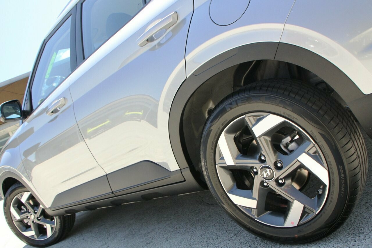Hyundai Venue image 4