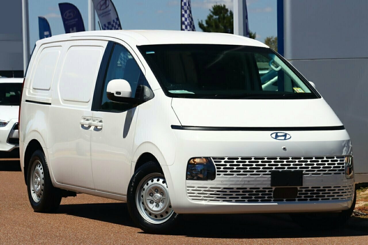 Hyundai Staria Load image 1