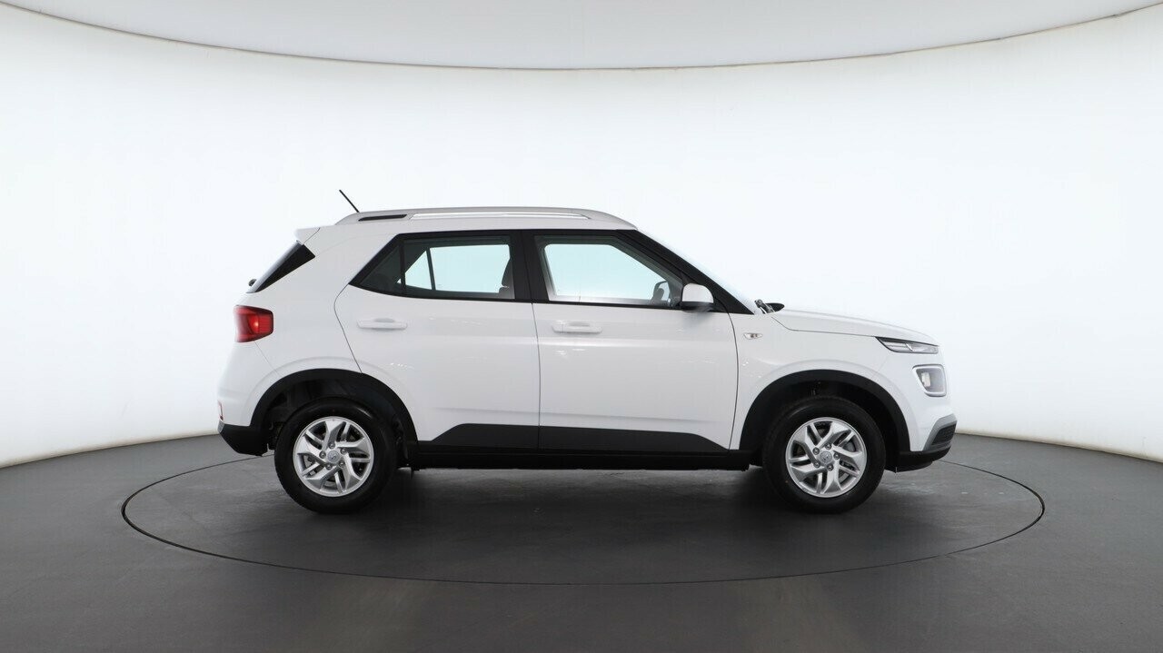 Hyundai Venue image 4