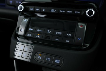 https://vehicle-cdn.autoleague.cloud/30350_620255024_26.jpg