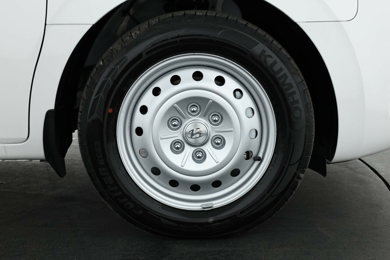 Hyundai Staria Load image 3