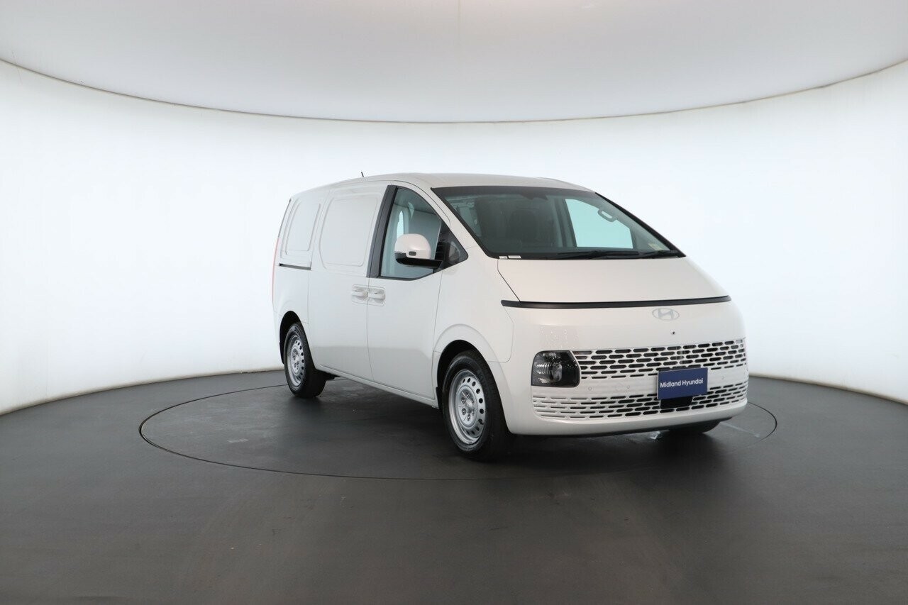 Hyundai Staria Load image 4