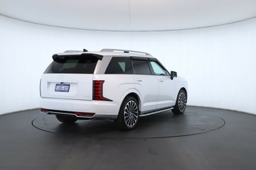 https://vehicle-cdn.autoleague.cloud/30350_620256566_17.jpg