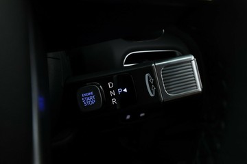 https://vehicle-cdn.autoleague.cloud/30350_620256566_23.jpg