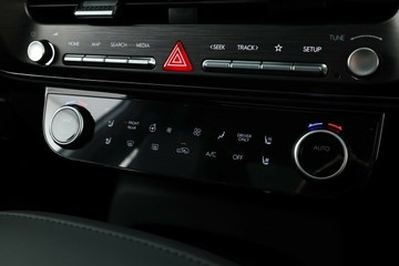https://vehicle-cdn.autoleague.cloud/30350_620256566_28.jpg