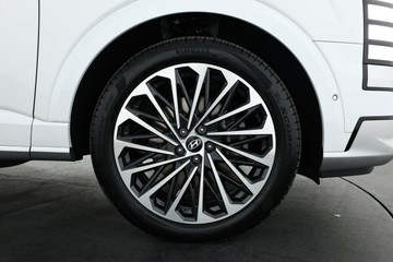 https://vehicle-cdn.autoleague.cloud/30350_620256566_3.jpg