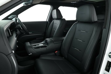 https://vehicle-cdn.autoleague.cloud/30350_620256566_32.jpg