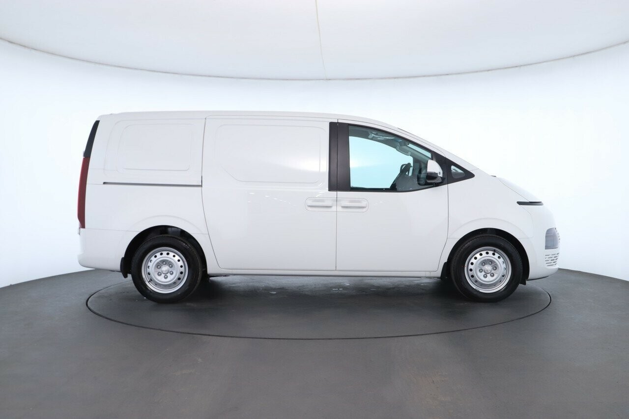 Hyundai Staria Load image 2