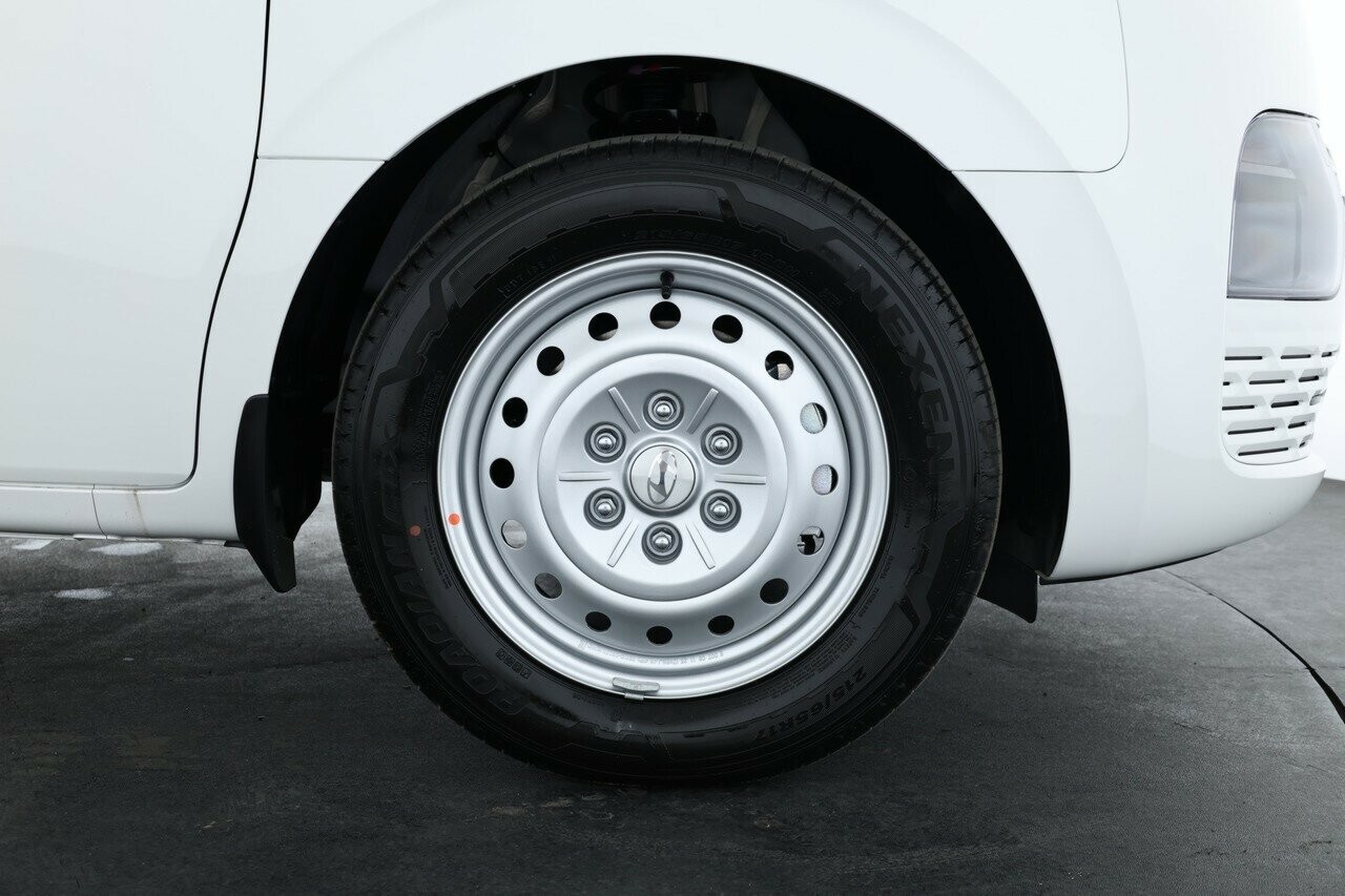 Hyundai Staria Load image 3