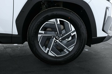 https://vehicle-cdn.autoleague.cloud/30350_620257033_3.jpg