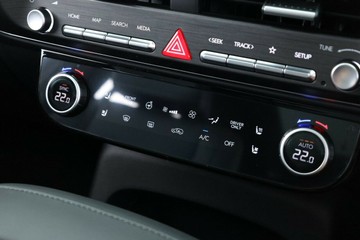 https://vehicle-cdn.autoleague.cloud/30350_620258544_26.jpg