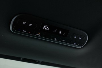 https://vehicle-cdn.autoleague.cloud/30350_620258544_36.jpg