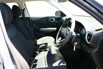 https://vehicle-cdn.autoleague.cloud/30350_620259314_6.jpg
