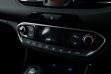 https://vehicle-cdn.autoleague.cloud/30350_620260496_17.jpg