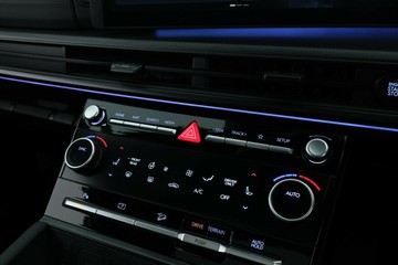 https://vehicle-cdn.autoleague.cloud/30350_620260734_27.jpg