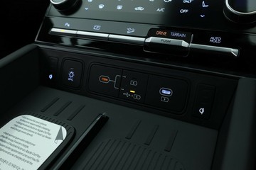 https://vehicle-cdn.autoleague.cloud/30350_620260734_29.jpg