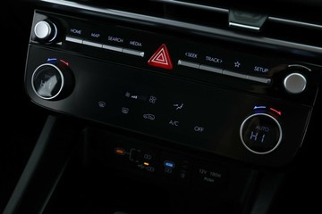 https://vehicle-cdn.autoleague.cloud/30350_620260872_26.jpg