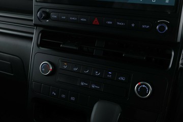 https://vehicle-cdn.autoleague.cloud/30350_620261140_27.jpg