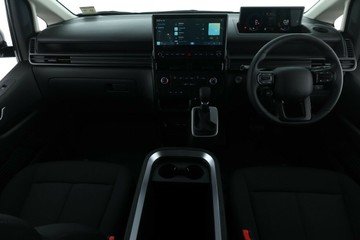 https://vehicle-cdn.autoleague.cloud/30350_620261140_33.jpg