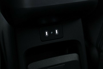 https://vehicle-cdn.autoleague.cloud/30350_620261185_36.jpg