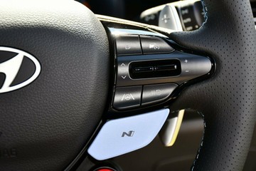 https://vehicle-cdn.autoleague.cloud/30350_620261288_14.jpg