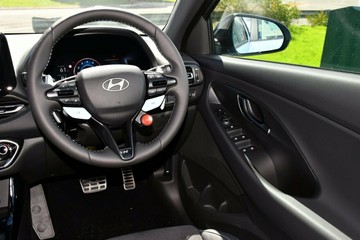 https://vehicle-cdn.autoleague.cloud/30350_620261288_7.jpg