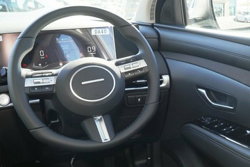https://vehicle-cdn.autoleague.cloud/30350_620261482_6.jpg