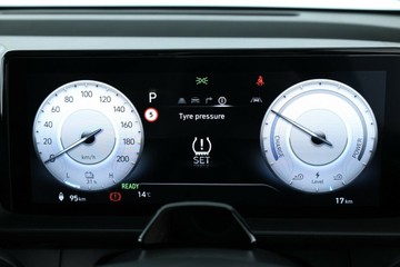 https://vehicle-cdn.autoleague.cloud/30350_620261783_22.jpg