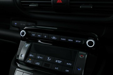 https://vehicle-cdn.autoleague.cloud/30350_620261783_27.jpg